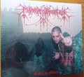 Brazilian release of this cult portuguese Heavy/Doom/Black Metal mini-LP, with extras (two 2014 unreleased songs + 1993 demo «Os Métodos do Pentagrama»)